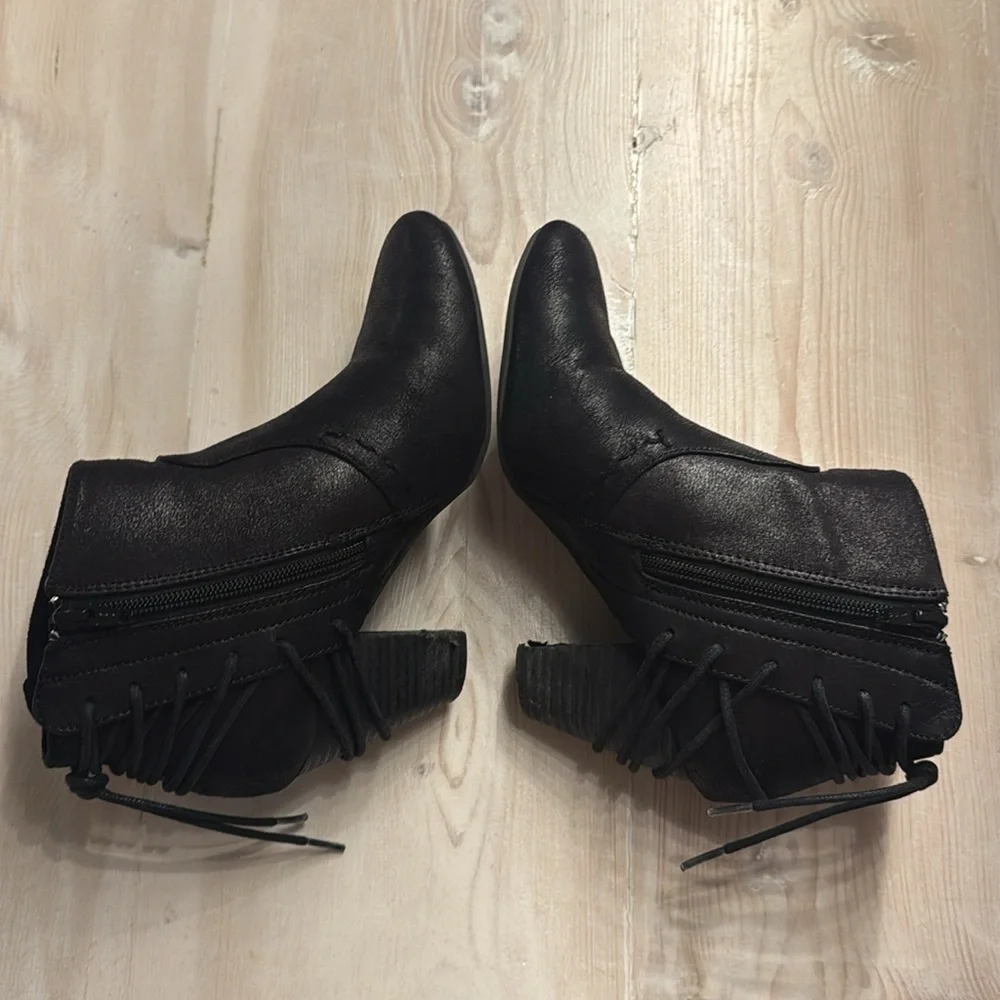 Report Heels - Picture 3 of 12